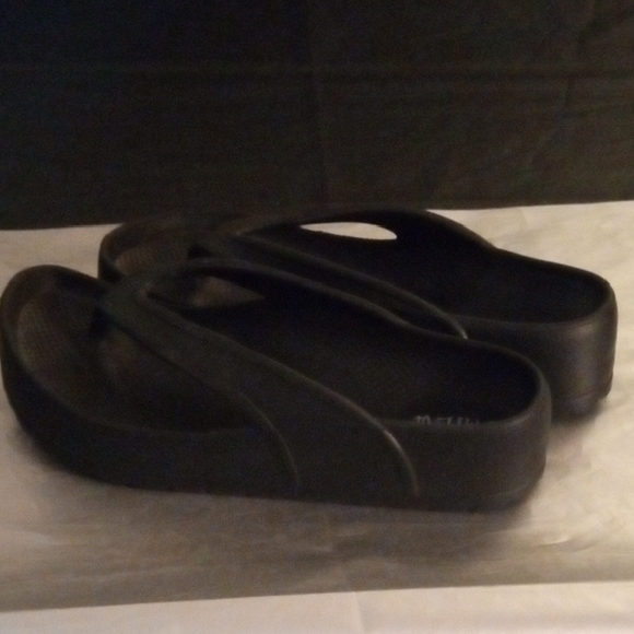 Women's Mad Love  Sandals - Picture 2 of 14